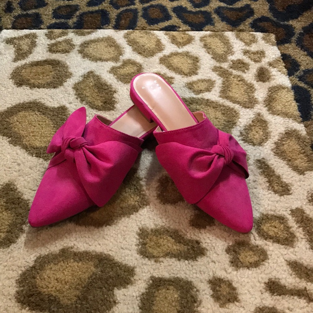 A New Day got pink bow mules